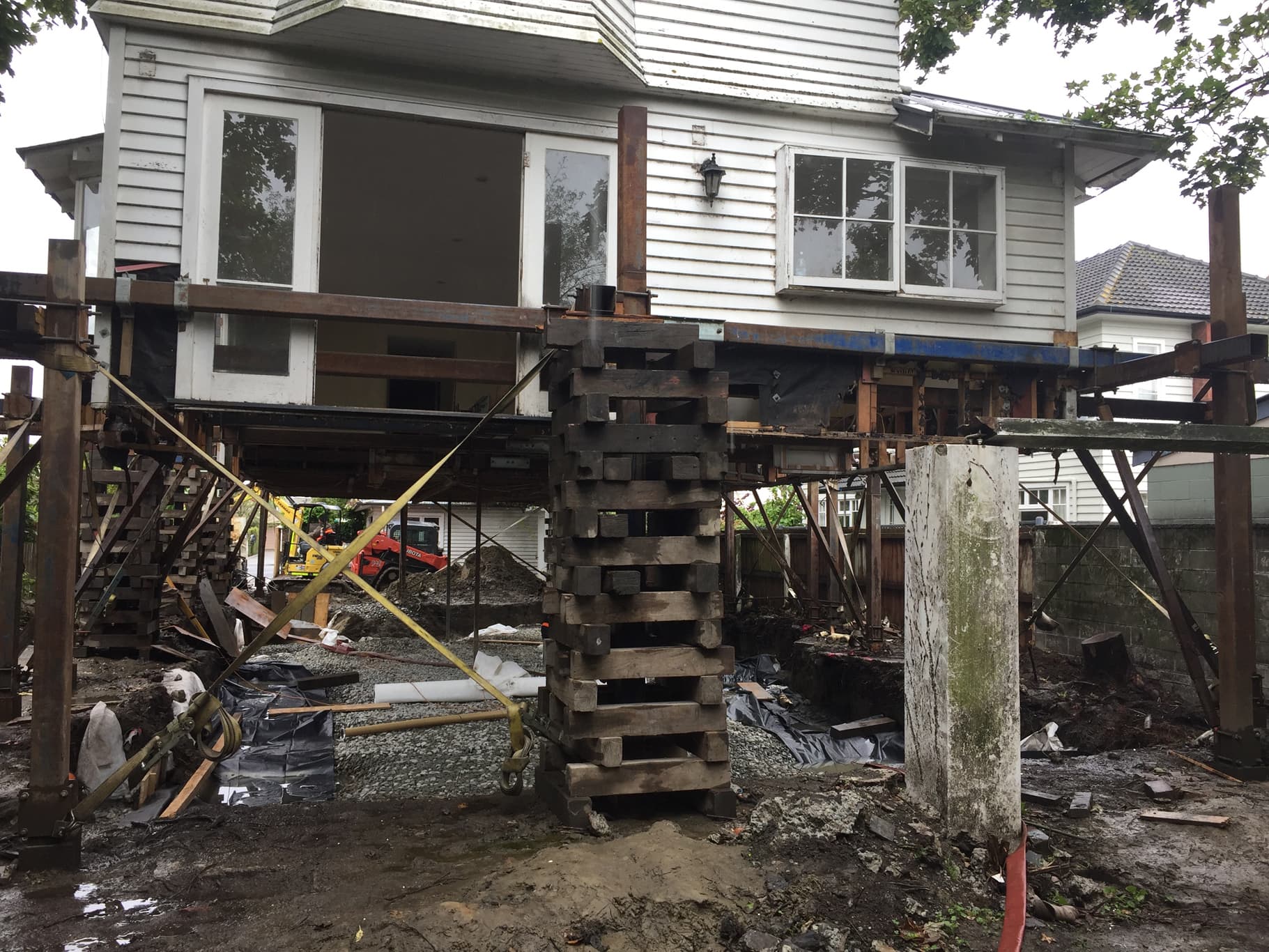 Canterbury house lifting service from Heritage House Relevellers