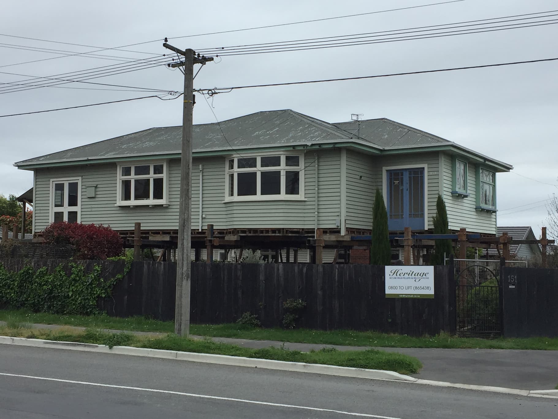 Canterbury house lifting service from Heritage House Relevellers